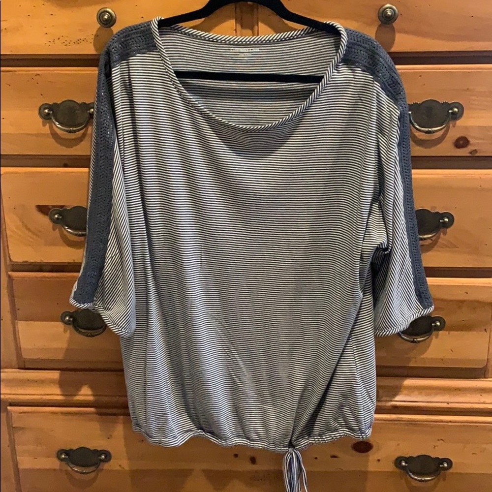 Coldwater Creek 3/4 sleeve, accented sleeves.